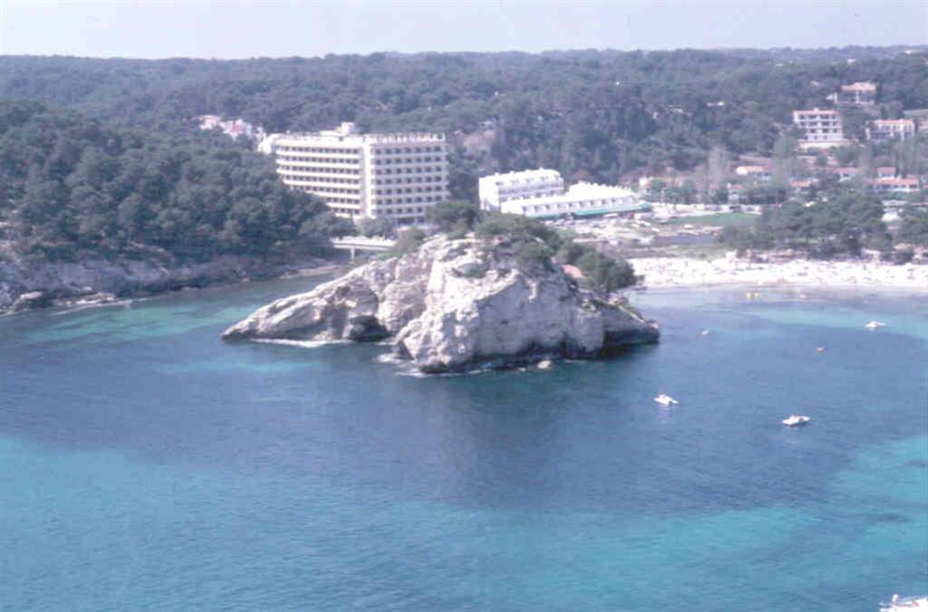 Vista general de la Isleta y Cala Galdana desde el Morro Llevant.