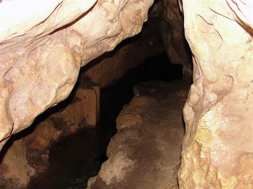 Font de sa Vall en el interior de la cueva de S’Aigo de Son Boter