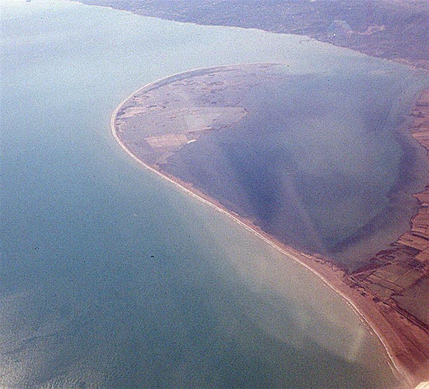 Vista aérea oblicua de la flecha meridional del delta