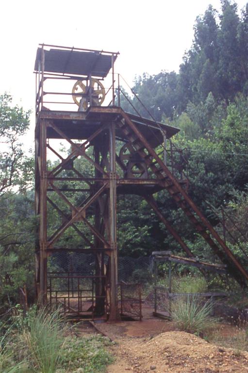Castillete de la mina San José, Novales (Cantabria)
