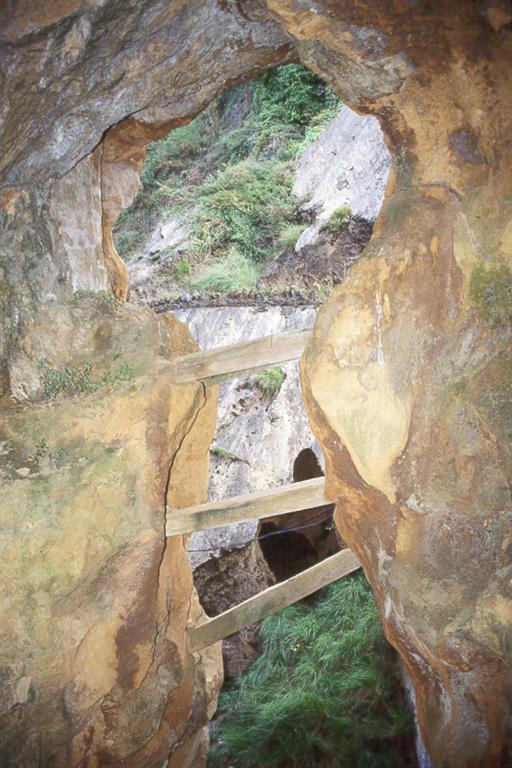 Mina Virgen de la Cueva o Esmeralda en Canales (Comillas)