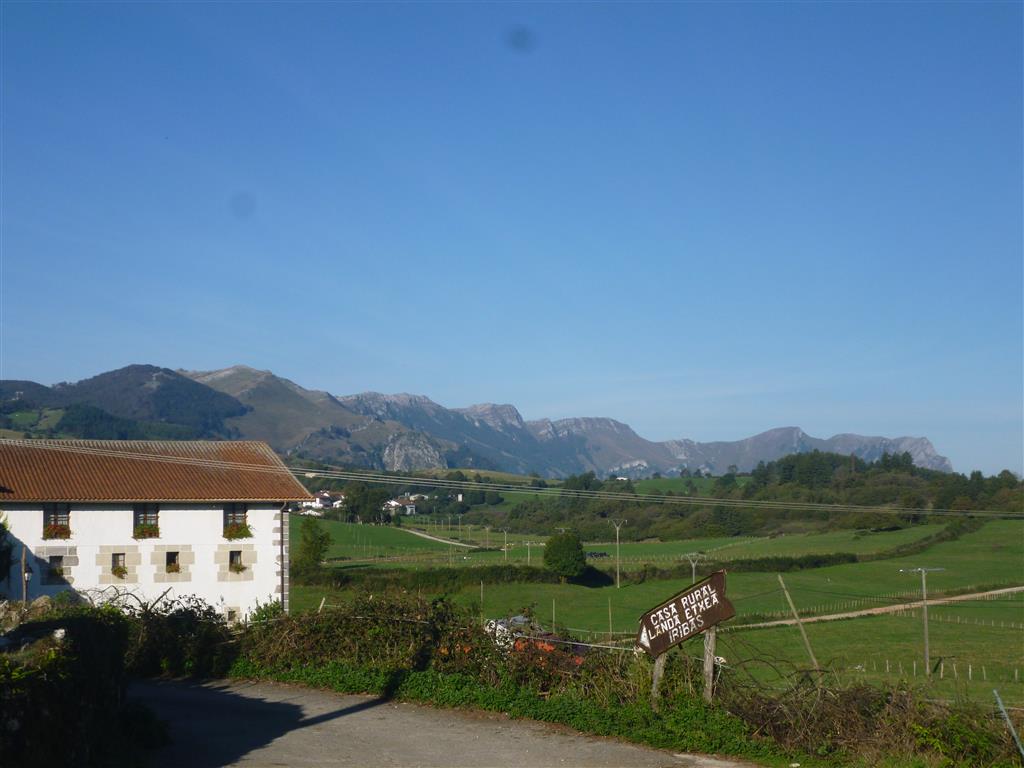 Vista de las Malloas desde la localidad de Iribas.