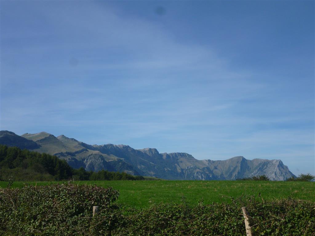 Vista de las Malloas desde la localidad de Iribas.