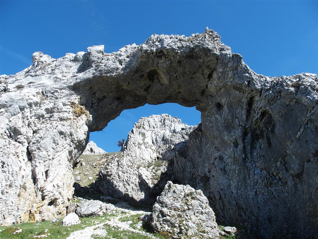 Arco de piedra de Potupekoleze.