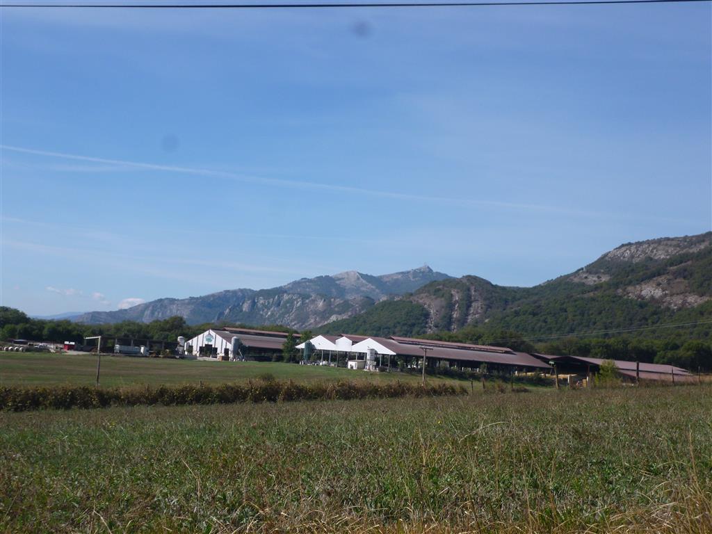 Aspecto redondeado de las barras calcáreas desde el valle.