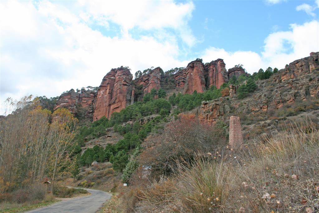 Formación Conglomerados de la Hoz del Gallo (Entrada del Barranco de la Hoz).