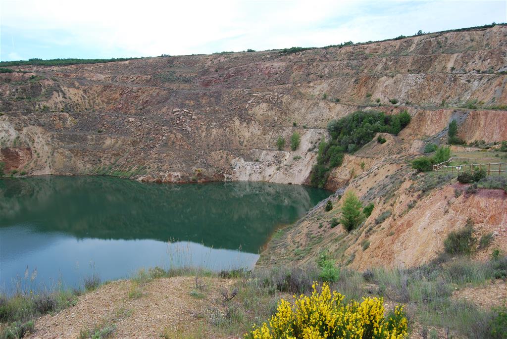 Sector norte de la corta principal de la mina Gandalia.