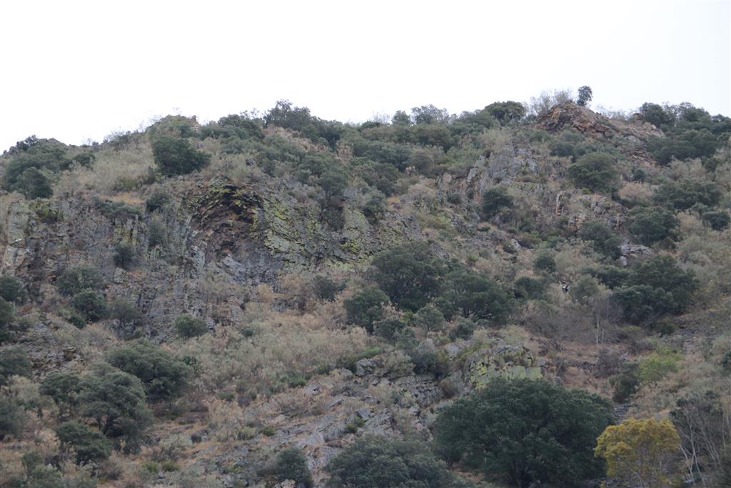 Pliegues menores en las cuarcitas del flanco sur del sinclinal