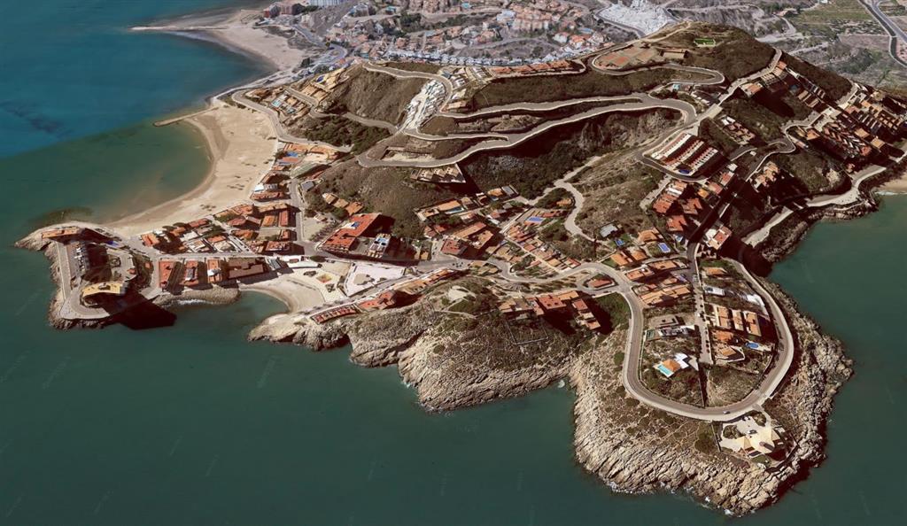 Vista aérea acantilado de Cullera. © 2020 Google, IGN