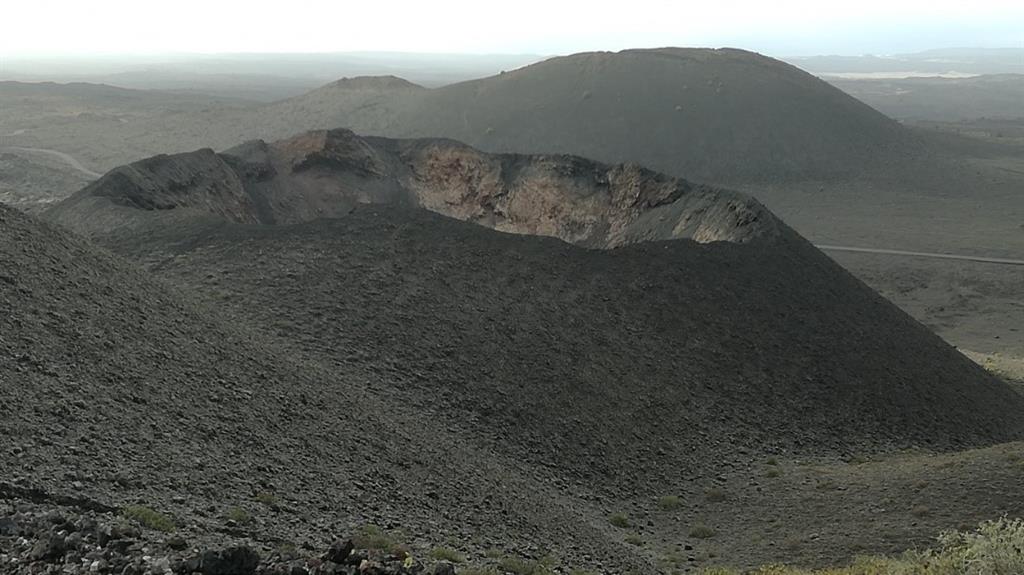 Volcán monogenético del Pajerito, que se sitúa en la periferia de los grandes edificios del Macizo del Fuego.