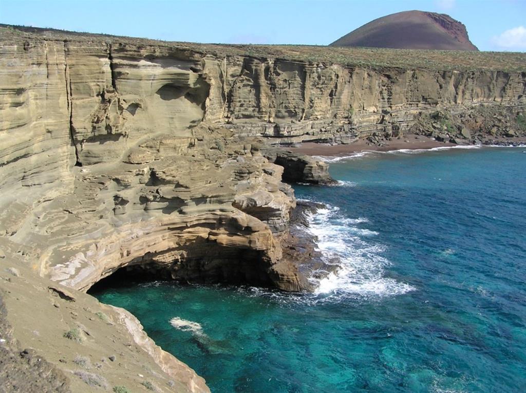Sector occidental del acantilado y Playa de El Veril