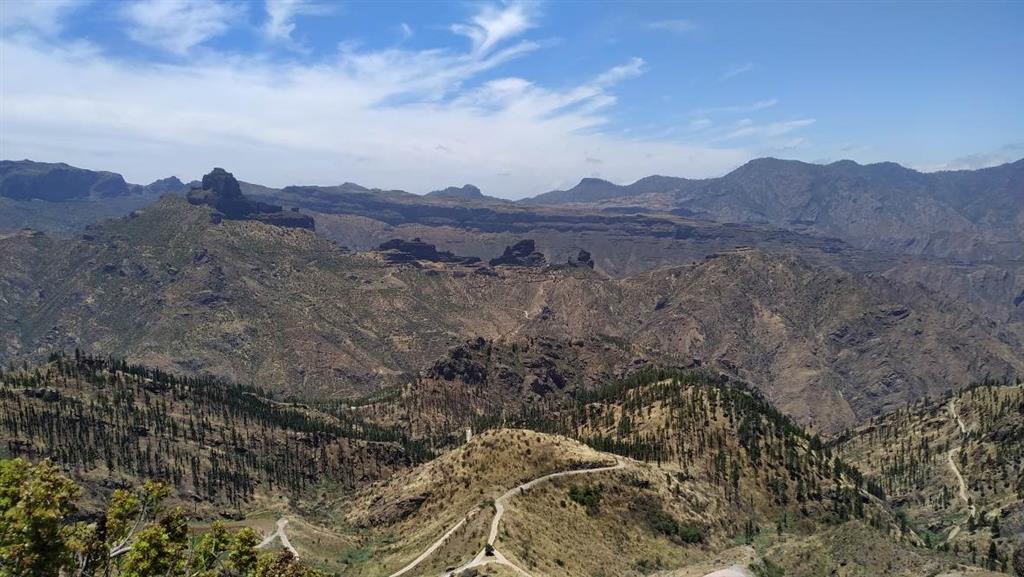 Vista desde Artenara de los Roques de Bentayga y los Tres Reyes