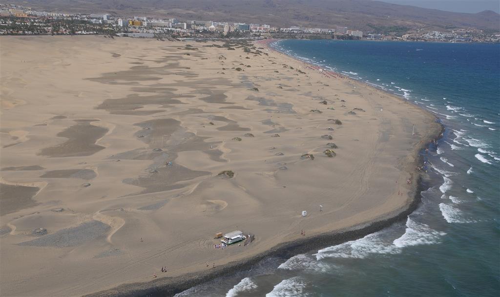 Las dunas de Maspalomas en el sector de Playa del Inglés vistas desde el Sureste