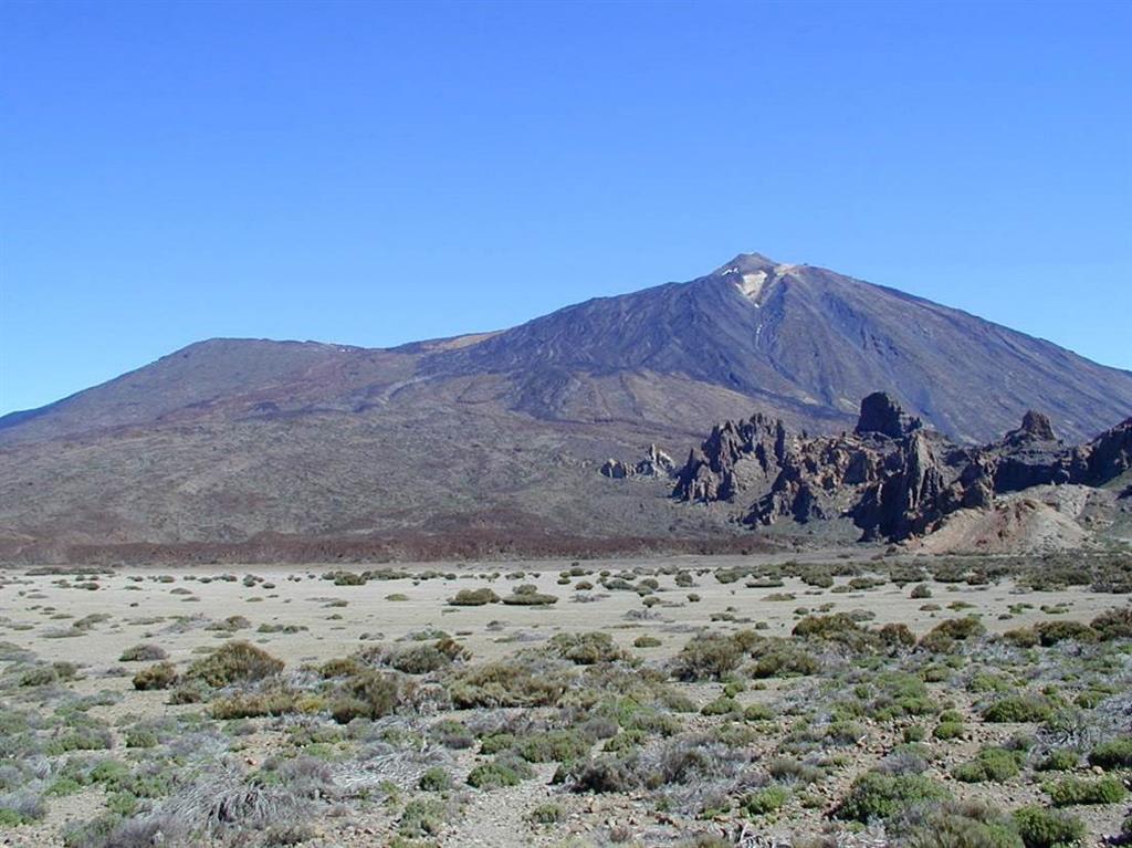 Los llanos endorreicos, como el de Ucanca, constituyen uno de los elementos morfológicos habituales del atrio de Las Cañadas-Teide