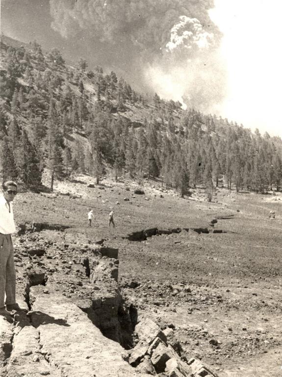 Fracturas y fallas del Llano del Banco asociadas a la erupción de 1949