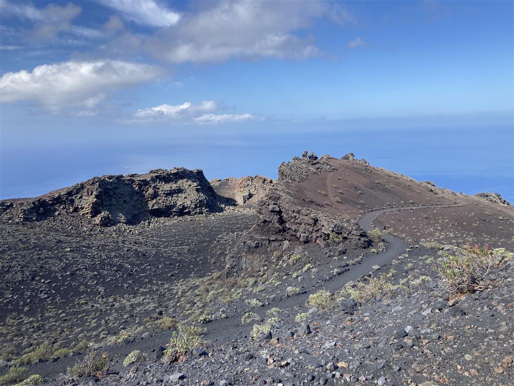 Centro de emisión efusivo formado durante la erupción de San Antonio