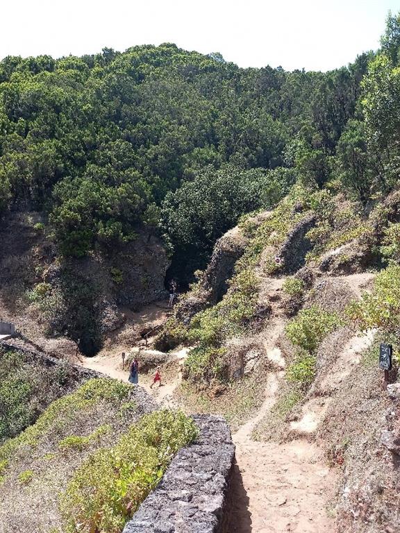 Aspecto de algunas de las albercas excavadas alrededor del Garoé.