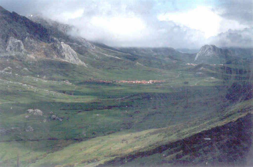 Valle glacial de Rodiezmo - Casares.