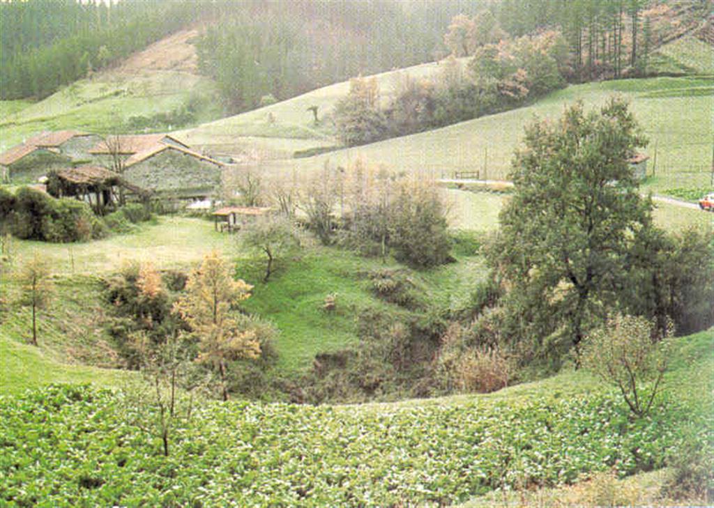 Valle de Oma. Dolina circular en el fondo del valle de Oma. (Foto: Diputación Foral de Vizcaya - LURGINTZA)