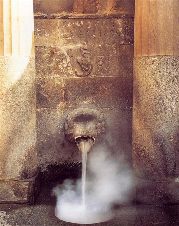 La Fuente del León en Caldes de Montbuí mana a través de fracturas geológicas a unos 70ºC. (Foto: ENRESA-M. Povo Audenis).