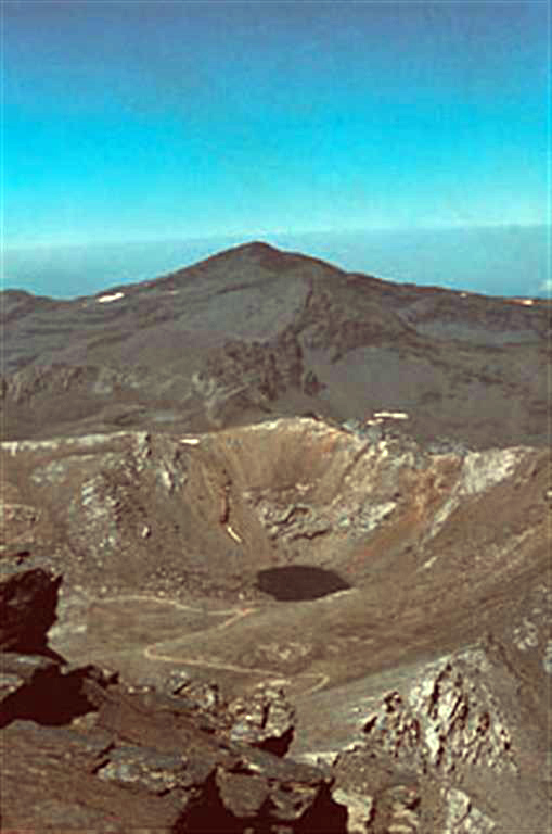 Las Lagunas de Sierra Nevada constituyen formas relictas de la antigua morfología glaciar. (Foto: ENRESA-A.Gómez Ortiz).