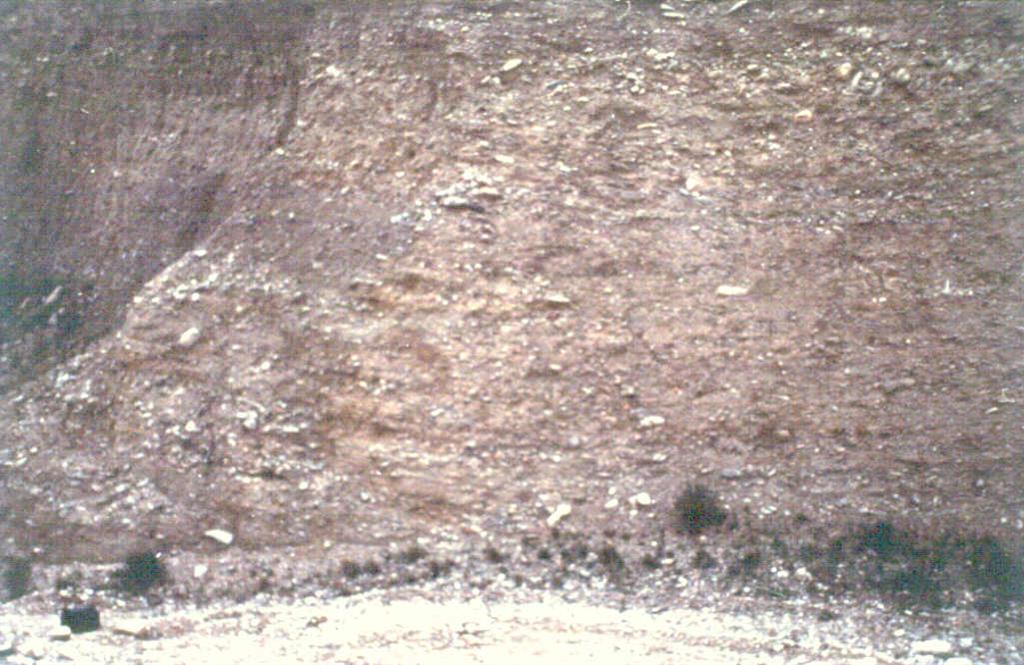Deformación diapírica en el nivel de glacis más antiguo situado al pie de la Sierra de Alcubierre.
