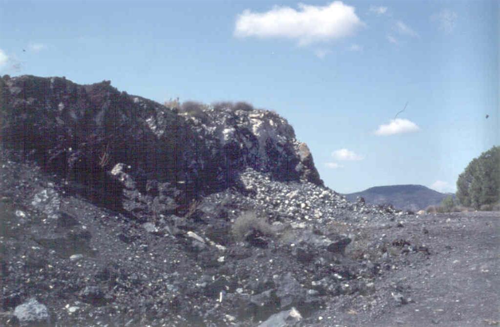 Explotación de materiales volcánicos en el Cerro de Agrás (fotografía de 1984)
