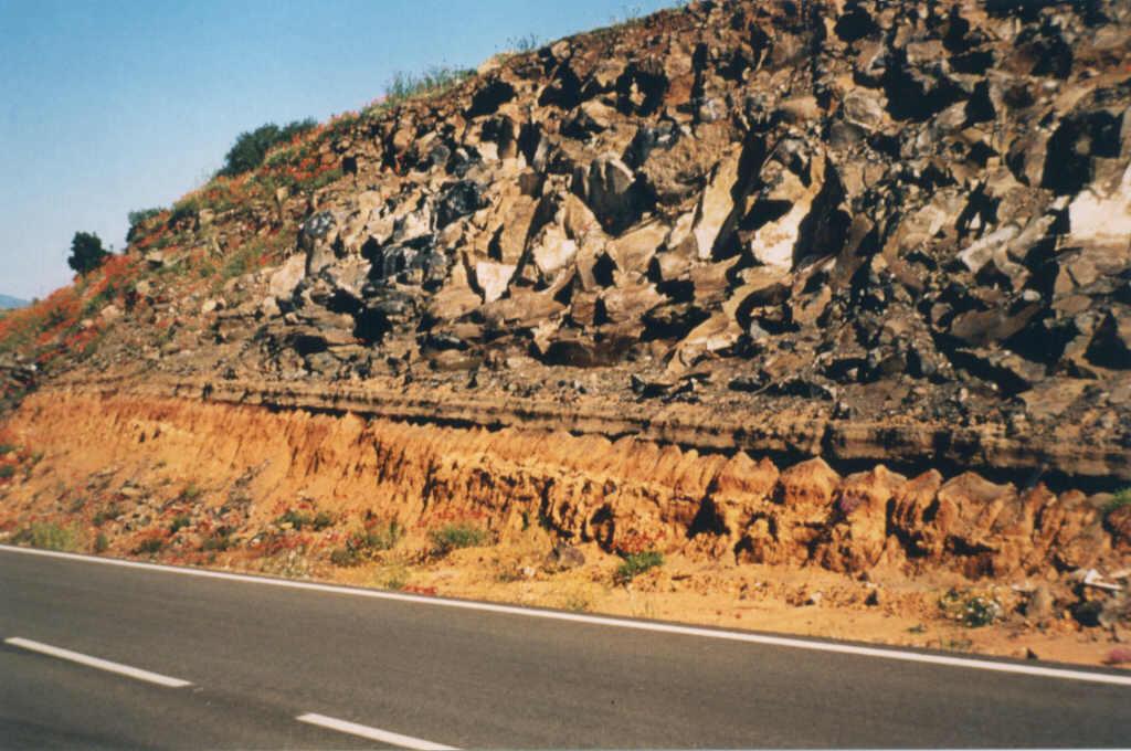 Colada basáltica del volcán del Villar.