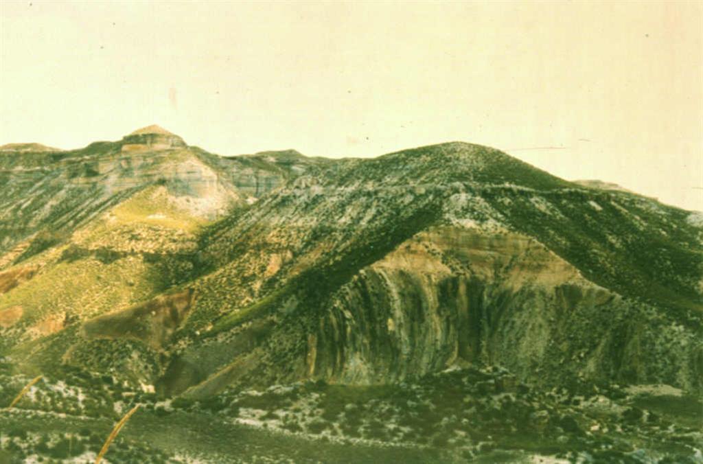 Discordancia angular entre el sustrato (Paleógeno - Cretácico) y los sedimentos continentales del relleno de la cuenca de Guadix - Baza.