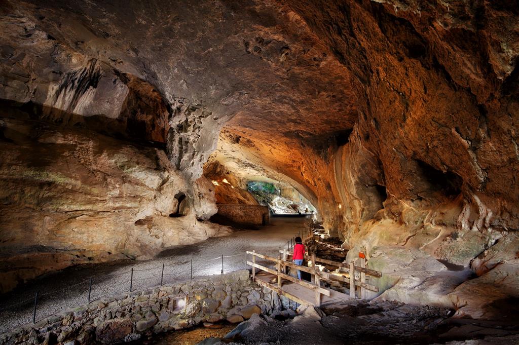 Aspecto del interior de la cueva de Zugarramurdi. Fuente: Cortesía de Espeleofoto. Autor: Sergio Laburu.
