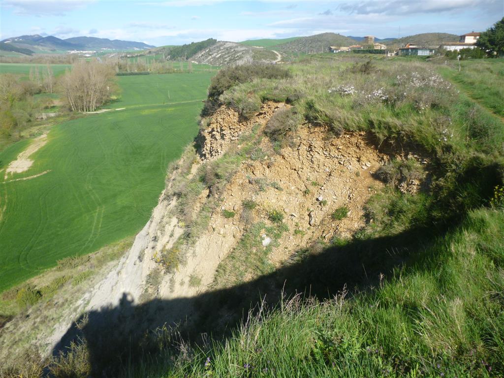 Nivel superior de terraza alta formada por materiales granulares.