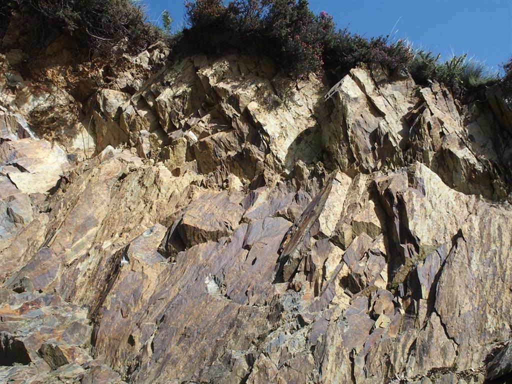 Afloramiento de esquistos devónicos.