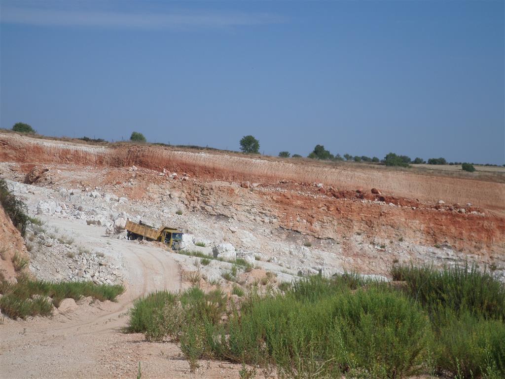 Frente de explotación de calizas, septiembre 2018.