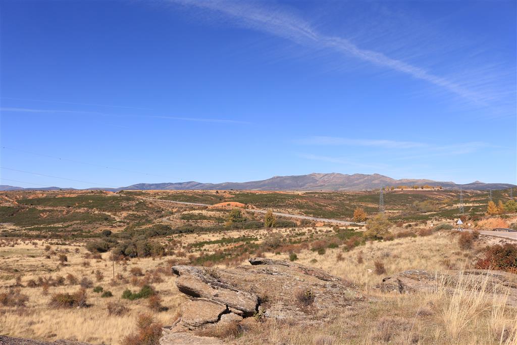 Vista general del Abanico de Hiendelaencina. Carretera CM-1001, PK 58.200