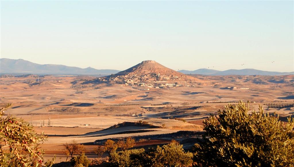 Panorámica del Cerro de Hita y su entorno, en la campiña del Henares (Guadalajara)