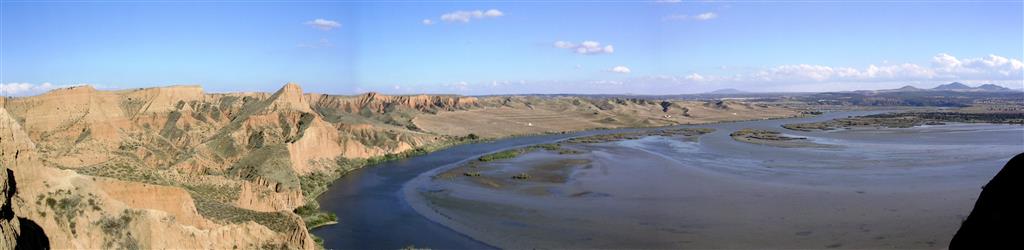 Panorámica de las Barrancas de Burujón y de la margen derecha del embalse de Castrejón